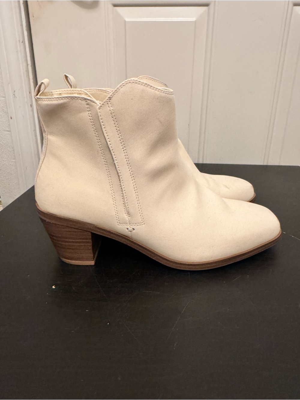 Torrid Ankle Booties Block Stacked Chunky Heel Beige Cream Cowgirl 10 Wide